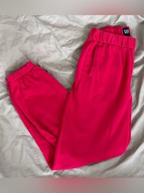 GAP Women’s Bright Pink Joggers